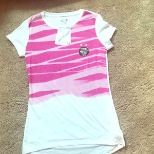 BRAND NEW! Oakley Moisture Management T-Shirt